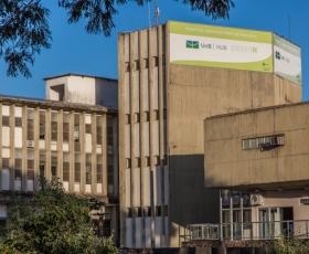 Fachada do prédio do Hospital Universitário de Brasília - HUB. 02/05/2018. Foto: Beto Monteiro