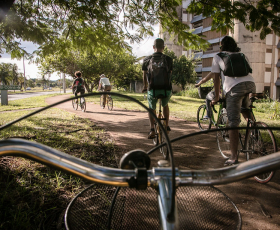 Pedalada promovida pelo coletivo Bicicleta Livre apresentou a Peter Furth iniciativas para incentivo ao uso de bicicleta na UnB. Foto: Beto Monteiro. 23/05/2018